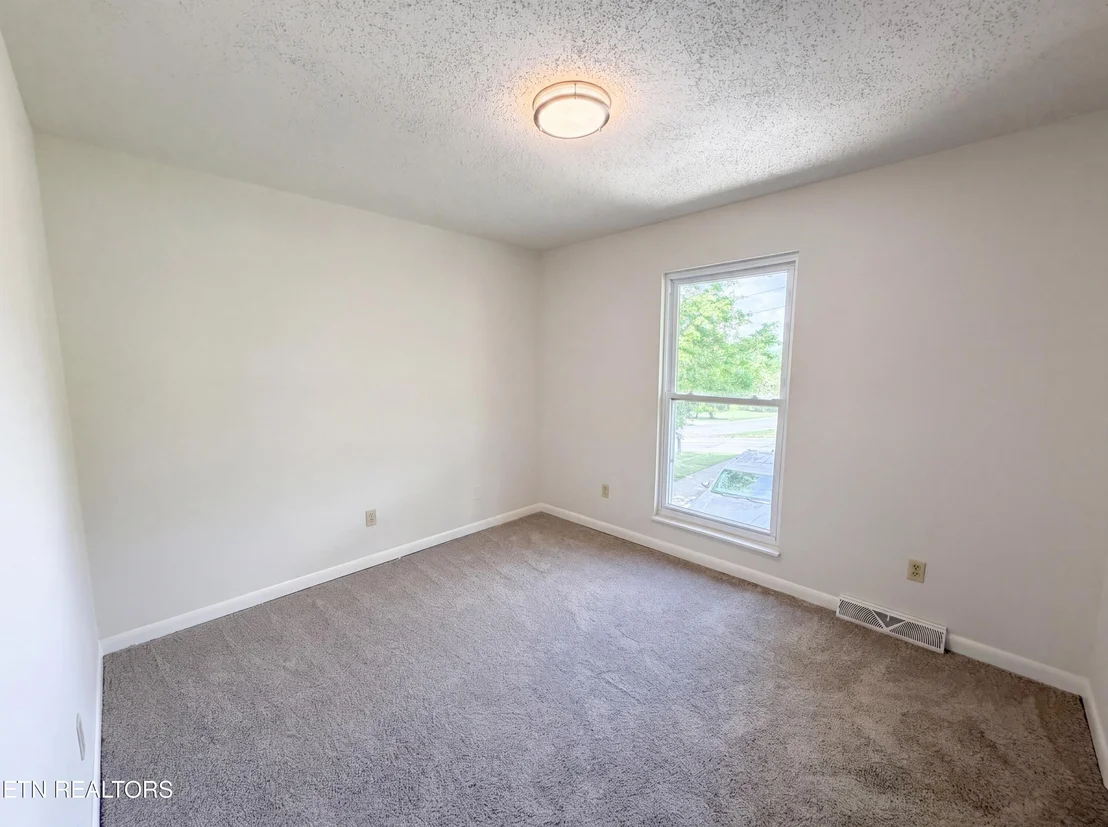 Photo of 819 Scenic Circle