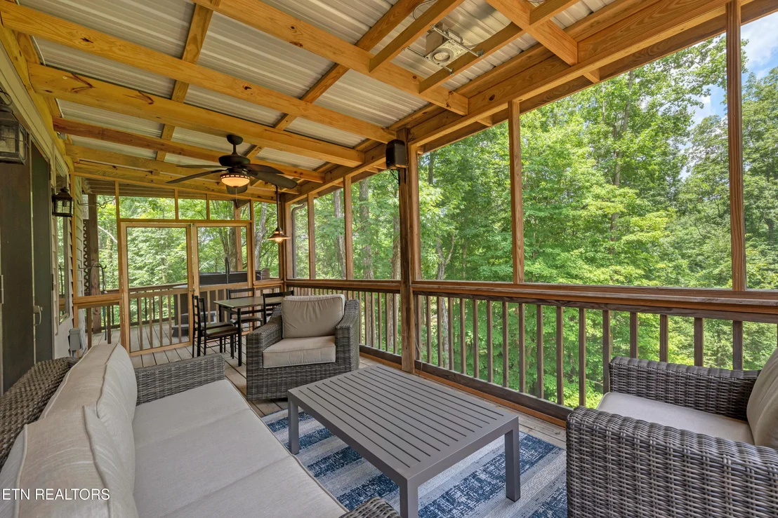 Photo of 374 Laurel Rd