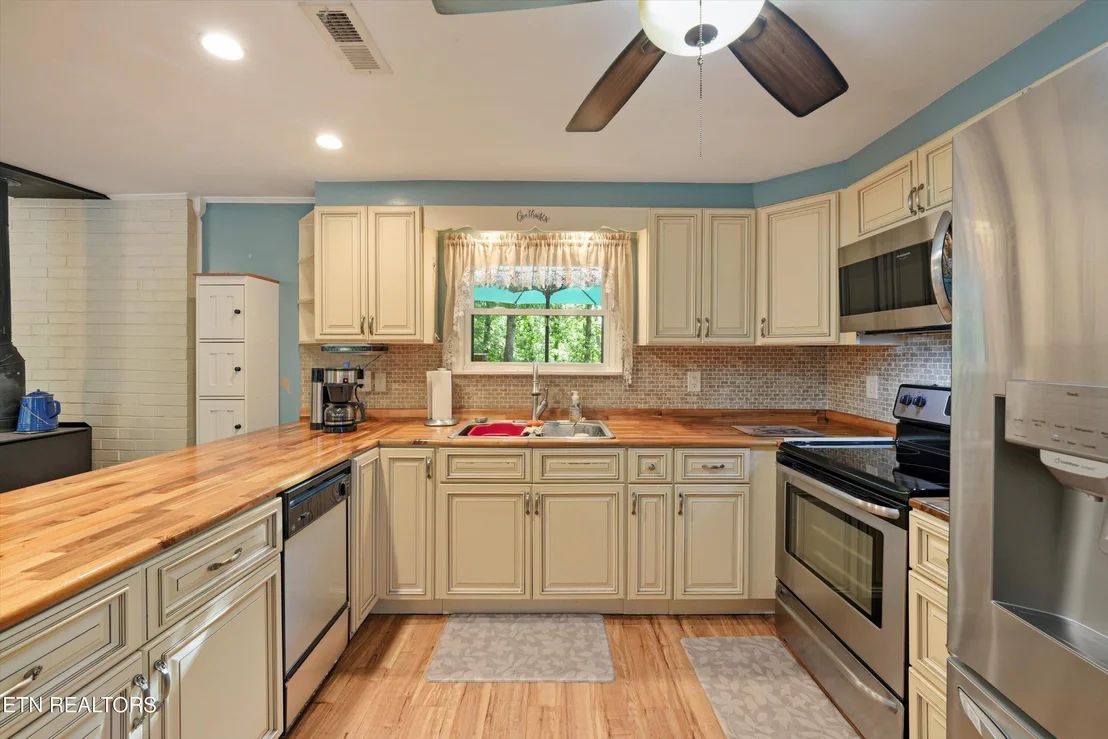 Photo of 2380 McKelvey Rd