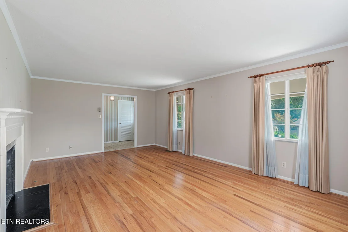 Photo of 220 Sutton Lane