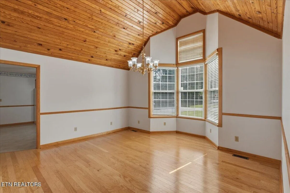 Photo of 142 Oak Drive
