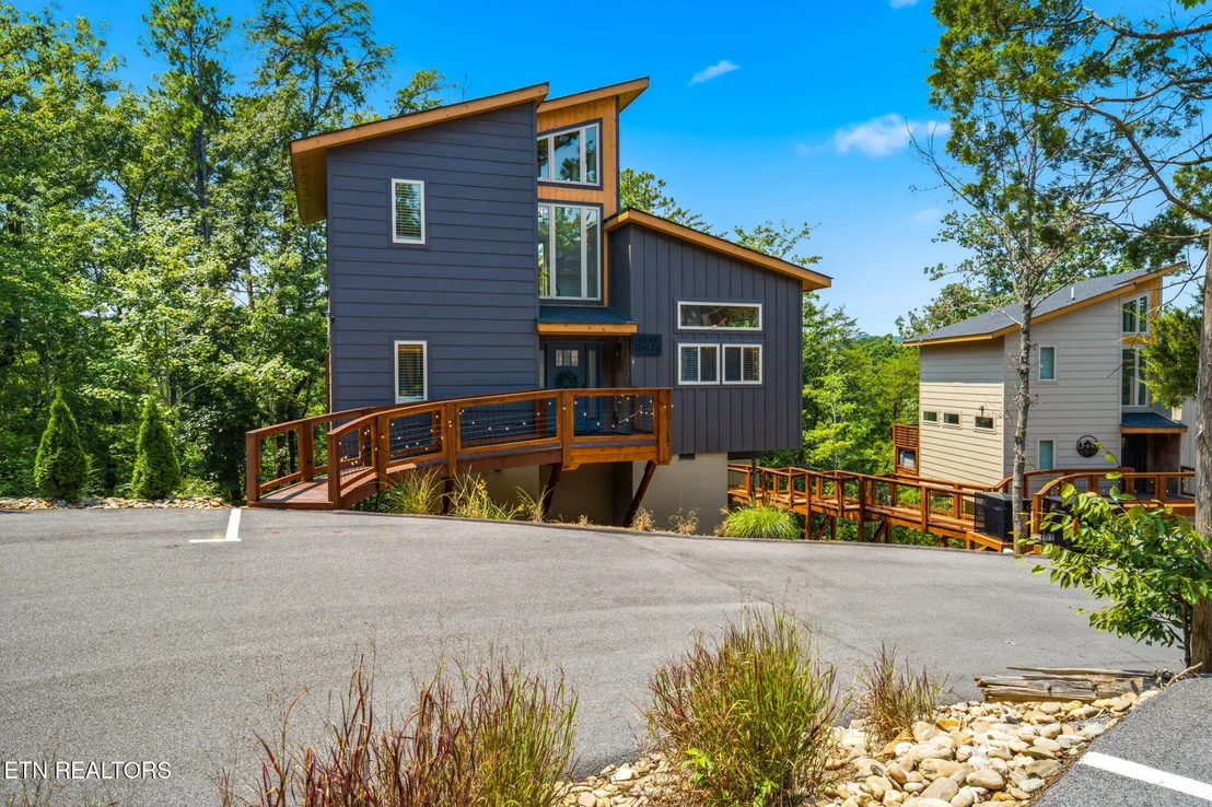 Photo of Unit UNIT4 at 2385 Forge Hideaway Loop