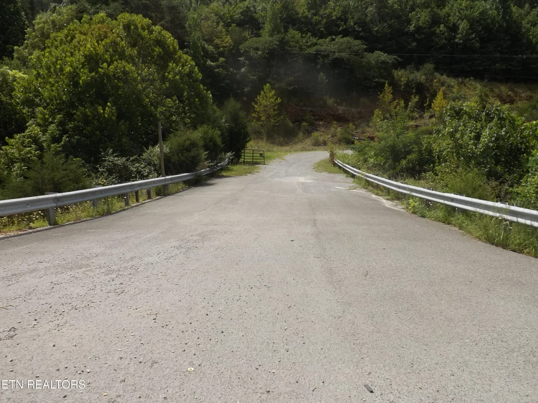Photo of 5075 E Highway 25E