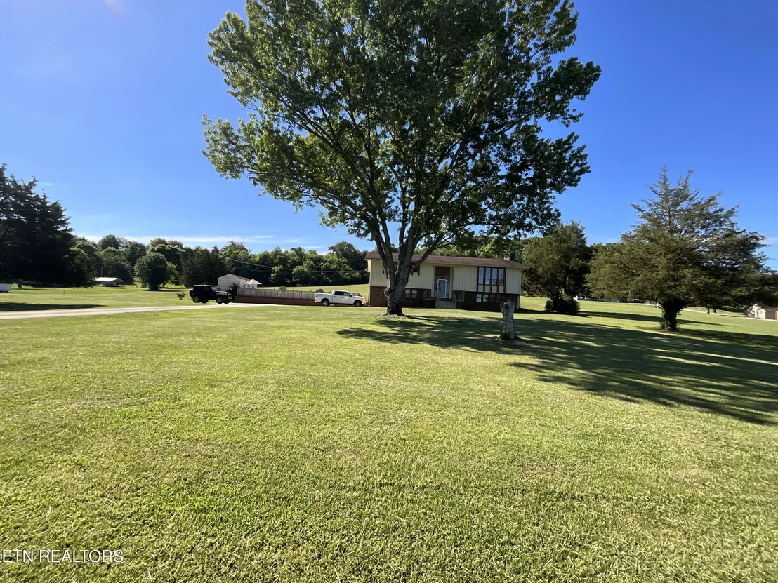 Photo of 651 River Rd