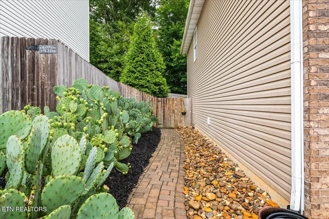Photo of 6101 Starflower Lane