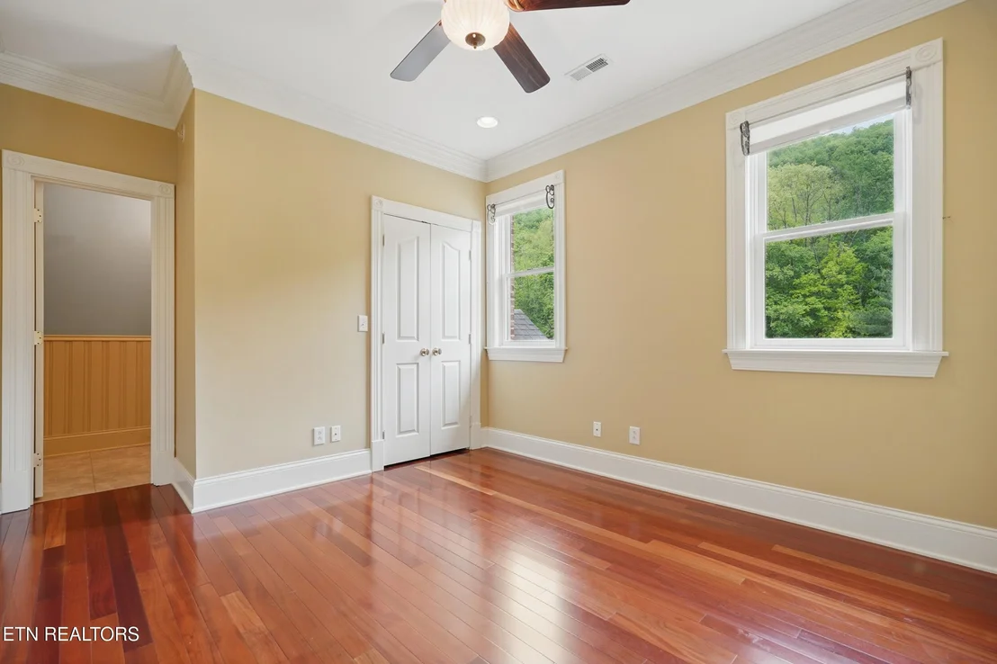 Photo of 6005 Powell Valley Rd