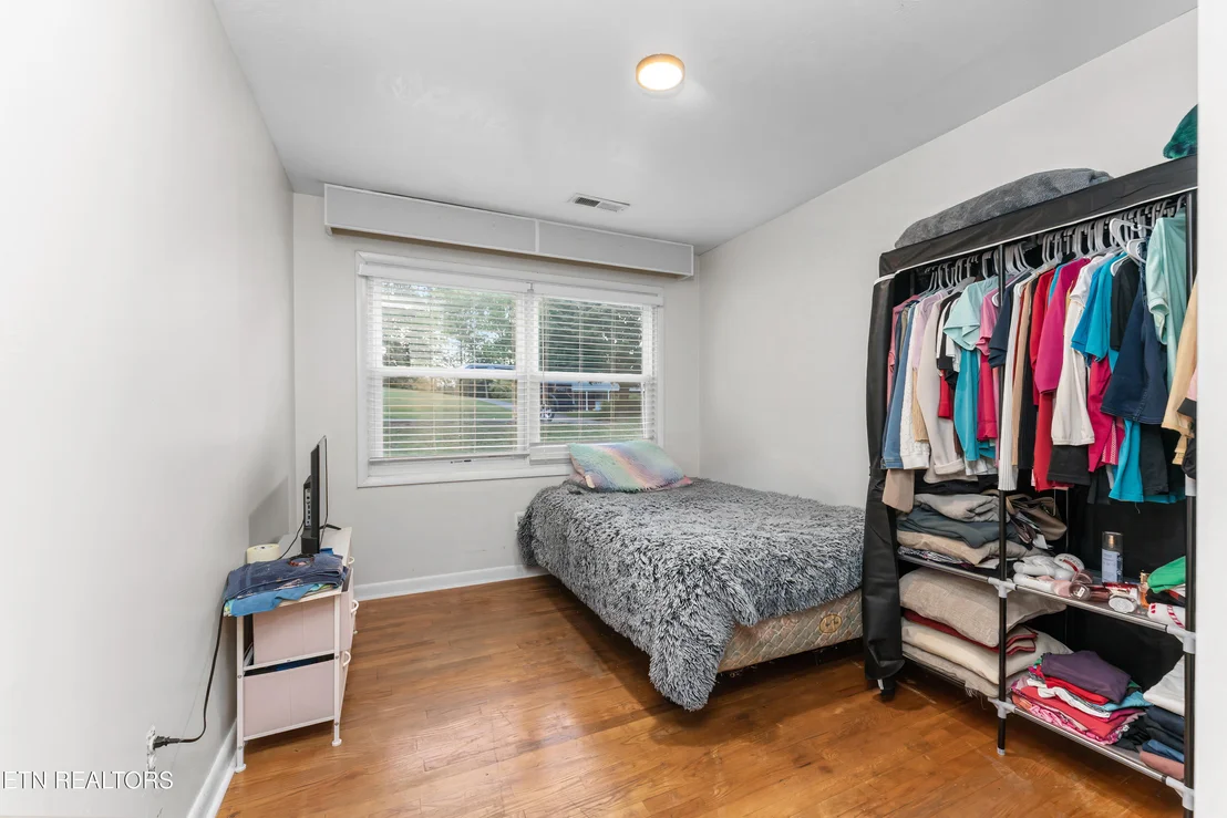 Photo of 561 Robinson Drive