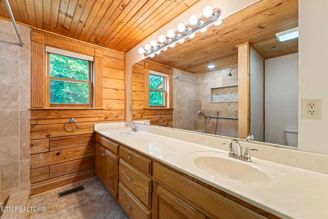 Photo of 3839 Saddle Brook Way