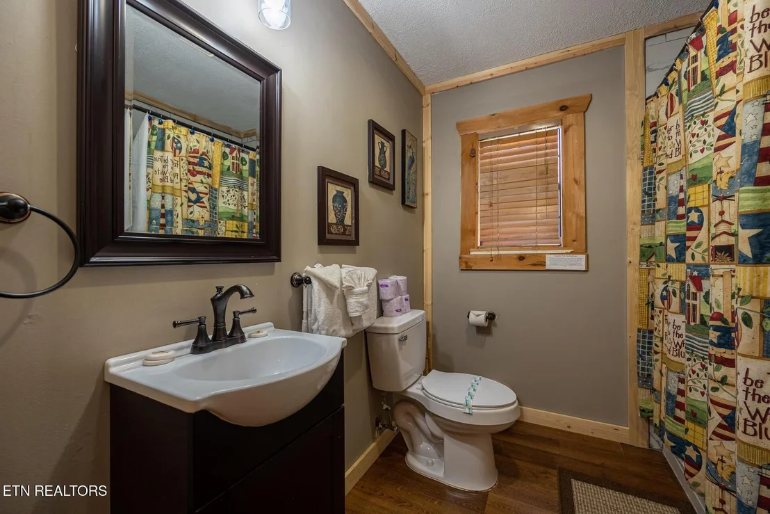 Photo of 170 Showplace Blvd