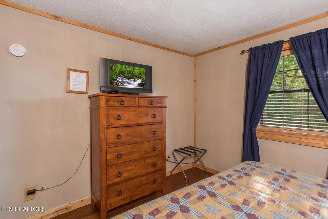 Photo of 170 Showplace Blvd