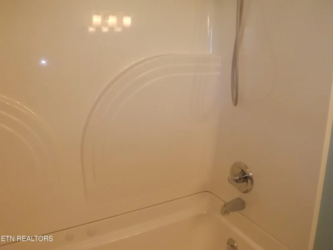 Photo of 188 White Ave