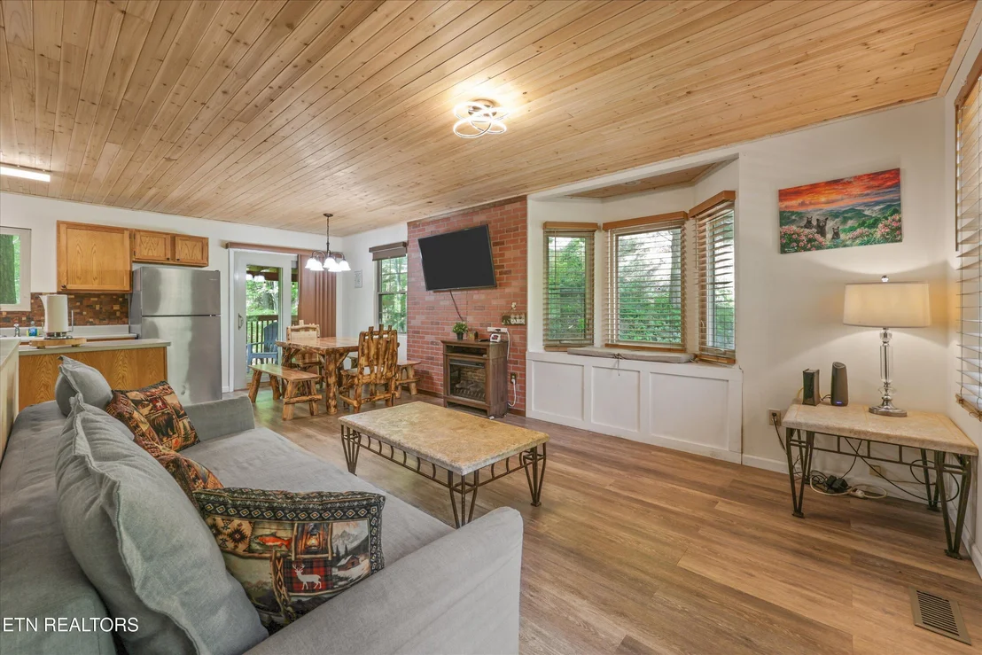 Photo of 375 Sugar Mountain Way
