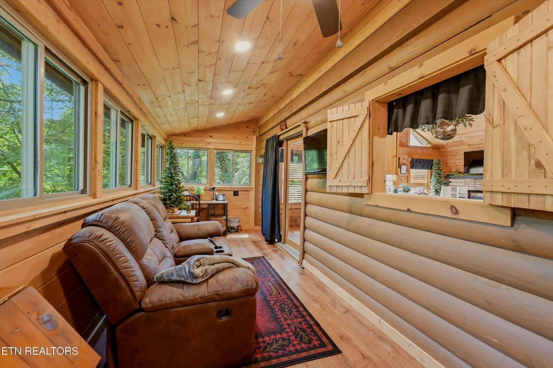 Photo of 919 Deer Run Way