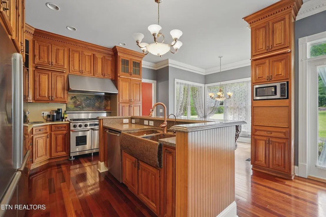 Photo of 6005 Powell Valley Rd
