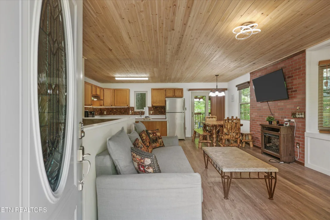 Photo of 375 Sugar Mountain Way