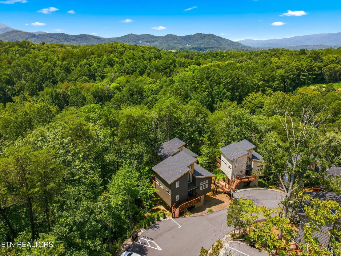 Photo of Unit UNIT4 at 2385 Forge Hideaway Loop