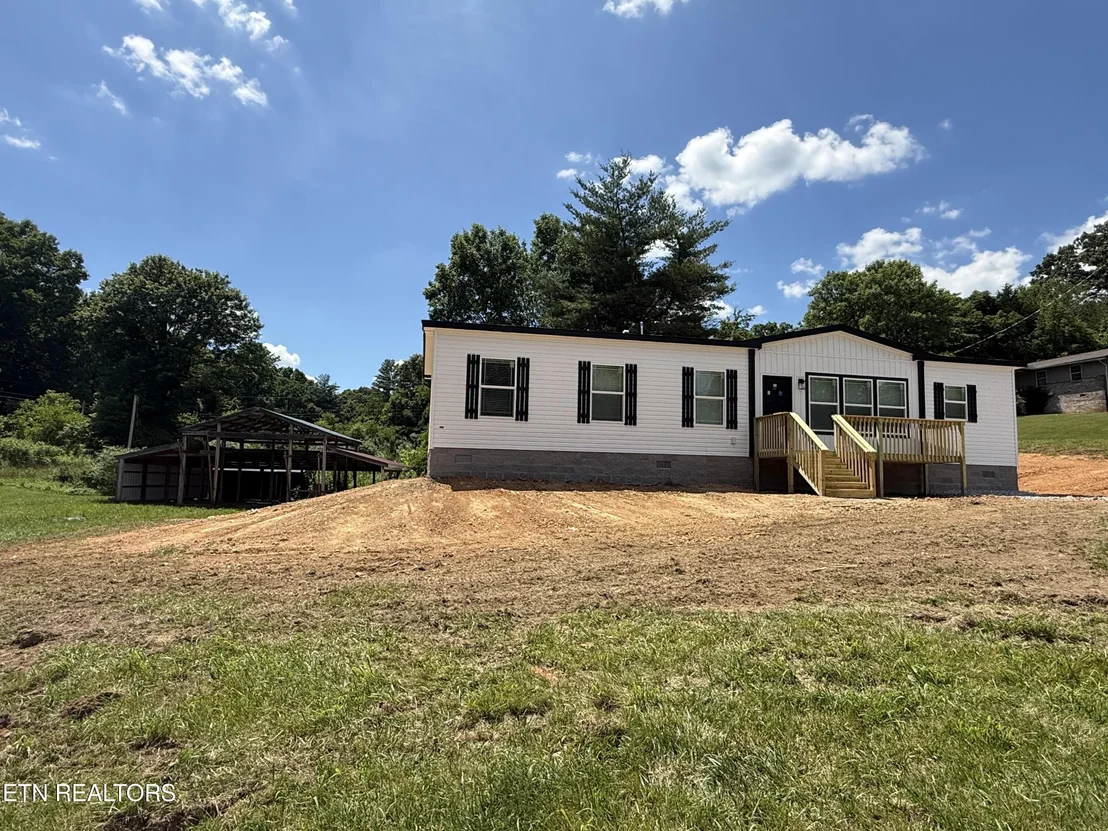 Photo of 705 Robin Drive
