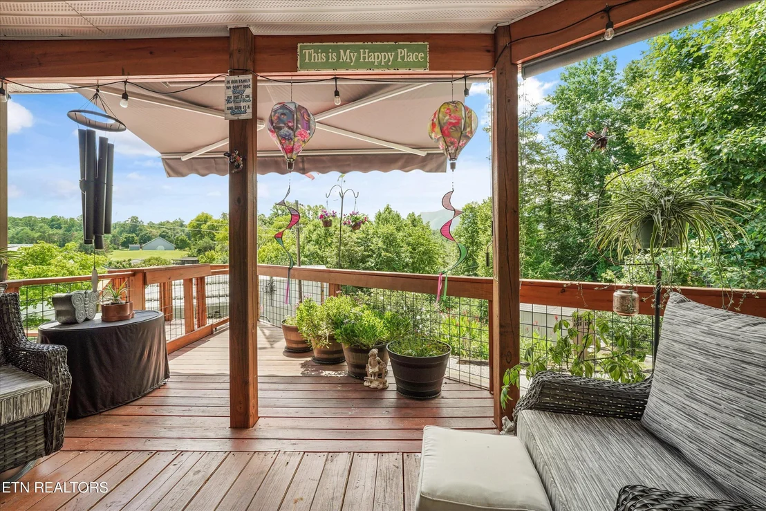 Photo of 844 Peacock Ridge Rd