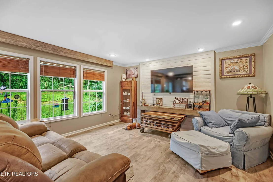 Photo of 516 Knob Rd