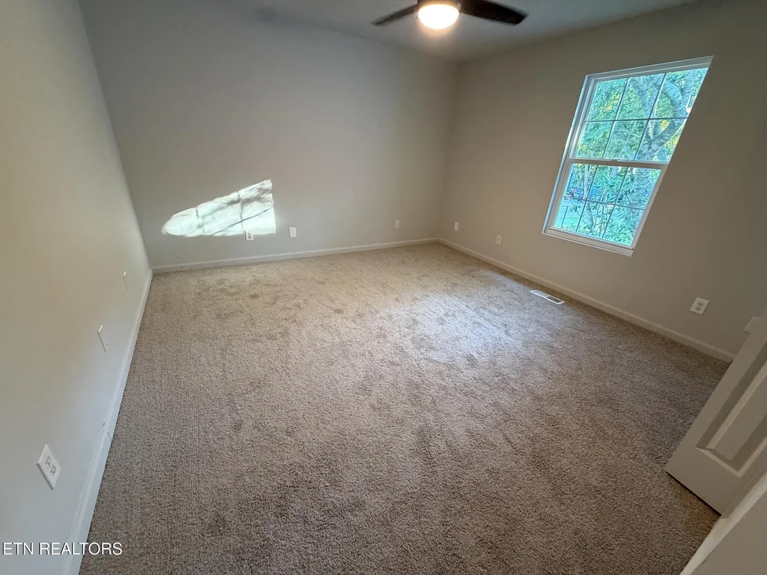 Photo of 141 Meadowview Lane