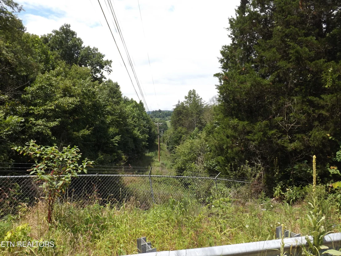 Photo of 5075 E Highway 25E