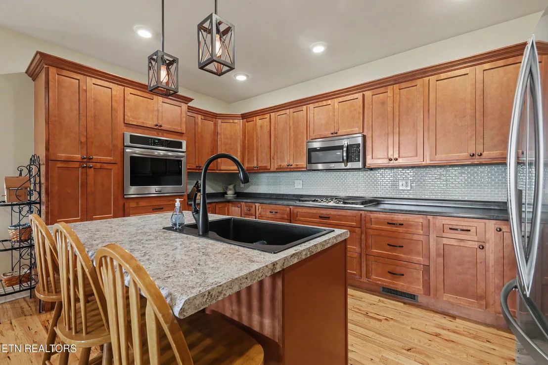 Photo of 1090 Shell Rd