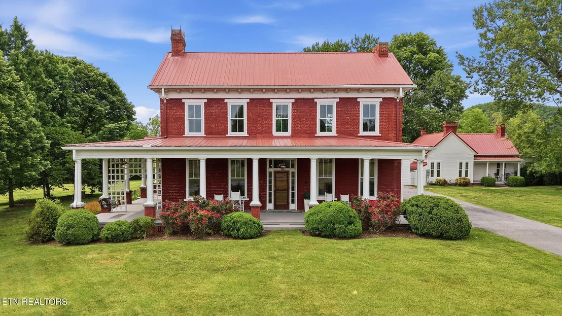 Photo of 240 Maplehurst Lane