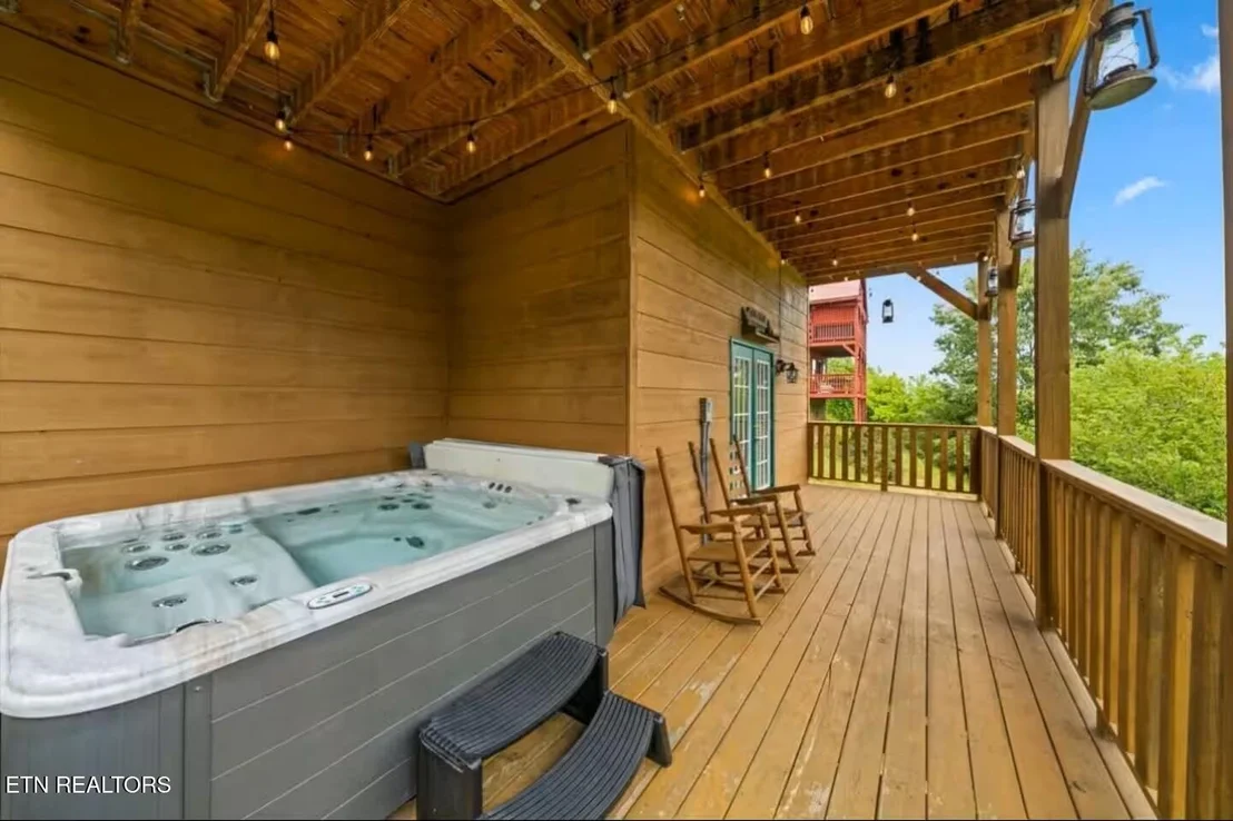 Photo of 517 Hideaway Ridge Circle