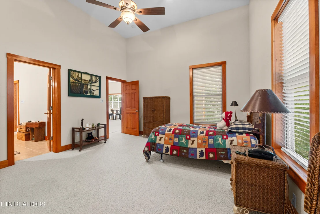 Photo of 122 Lakeside Trace