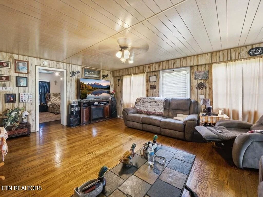 Photo of 990 Dover Rd