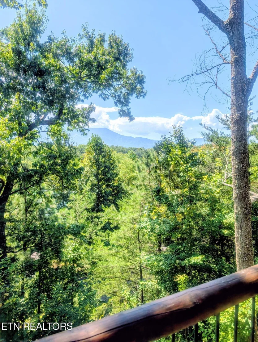 Photo of 2152 E View Drive