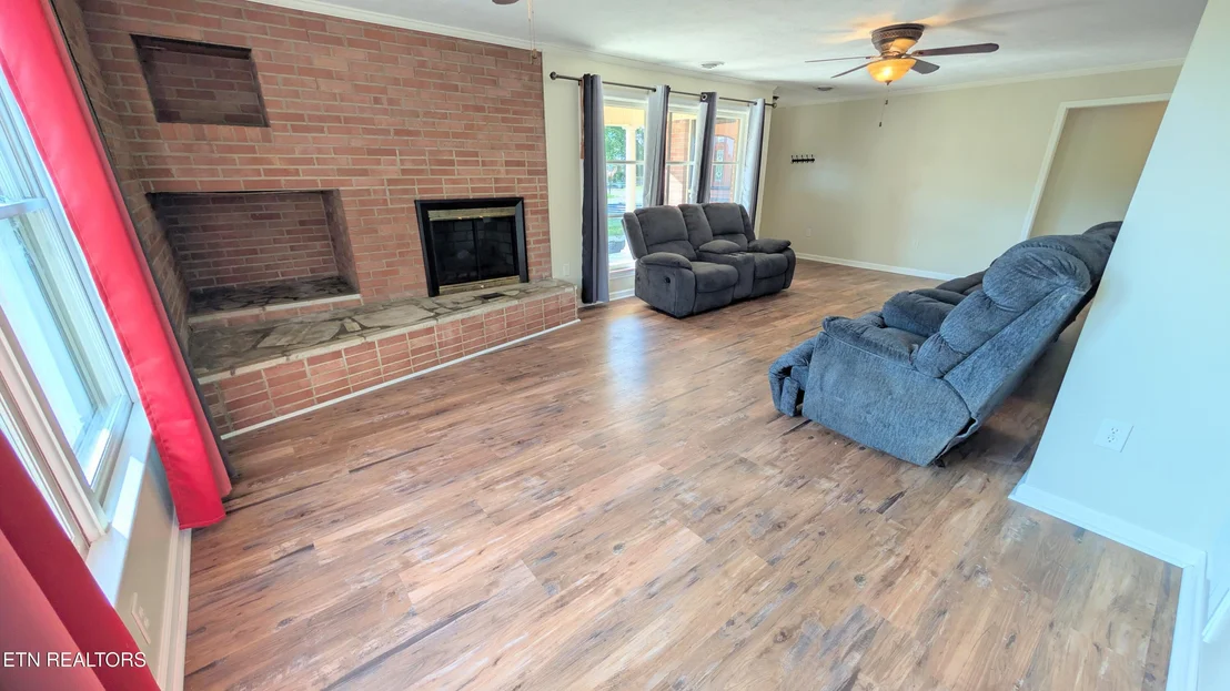 Photo of 821 Commanche Drive