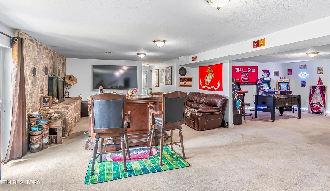 Photo of 382 Edgelake Drive