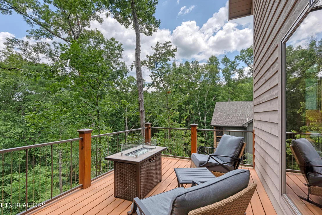 Photo of 374 Laurel Rd