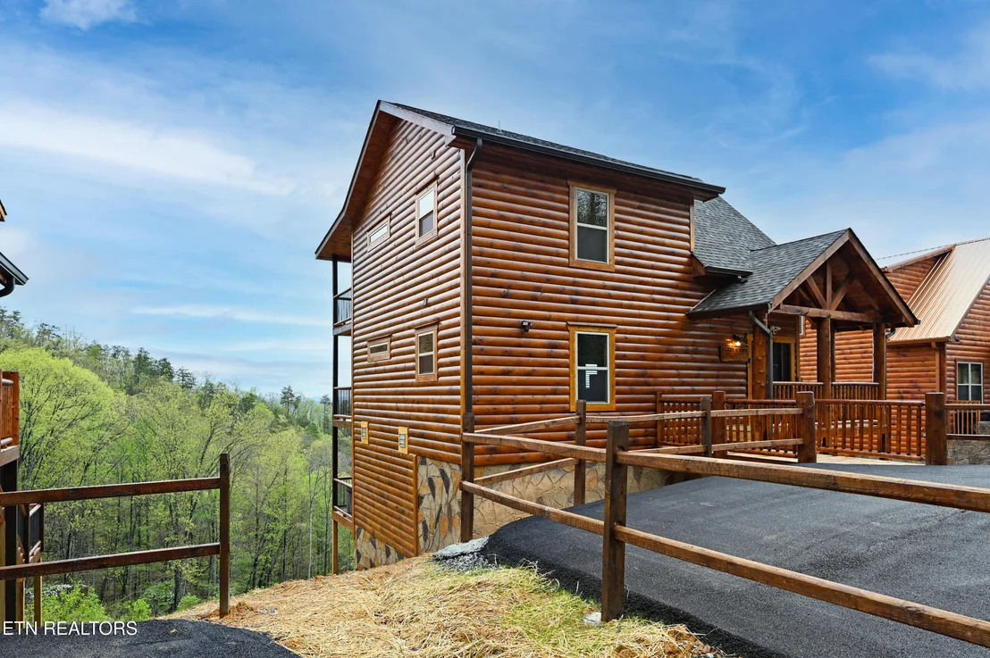 Photo of 3307 Pine Peak Way