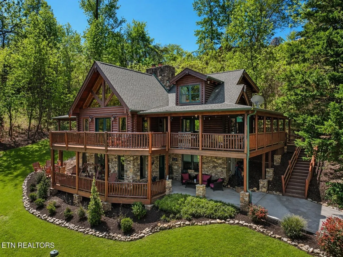 Photo of 2414 Walnut Cove Way Way