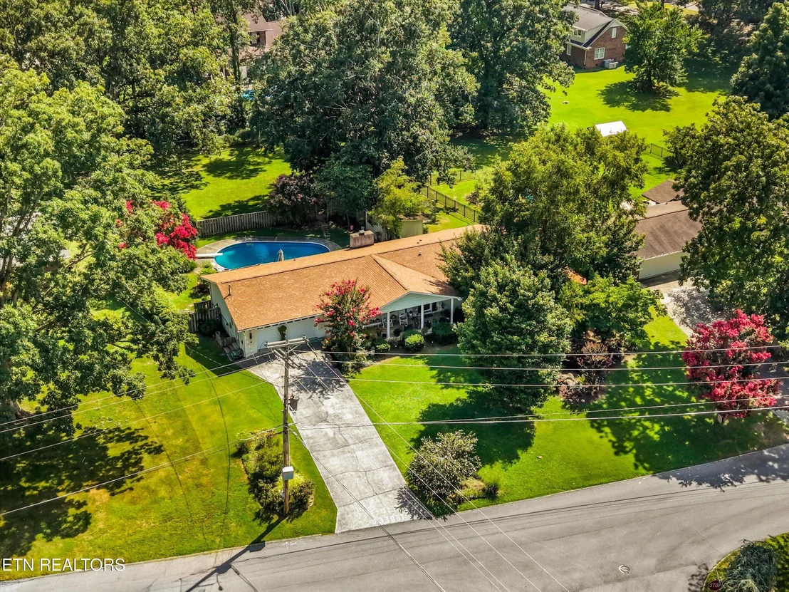 Photo of 1335 Beechview Drive