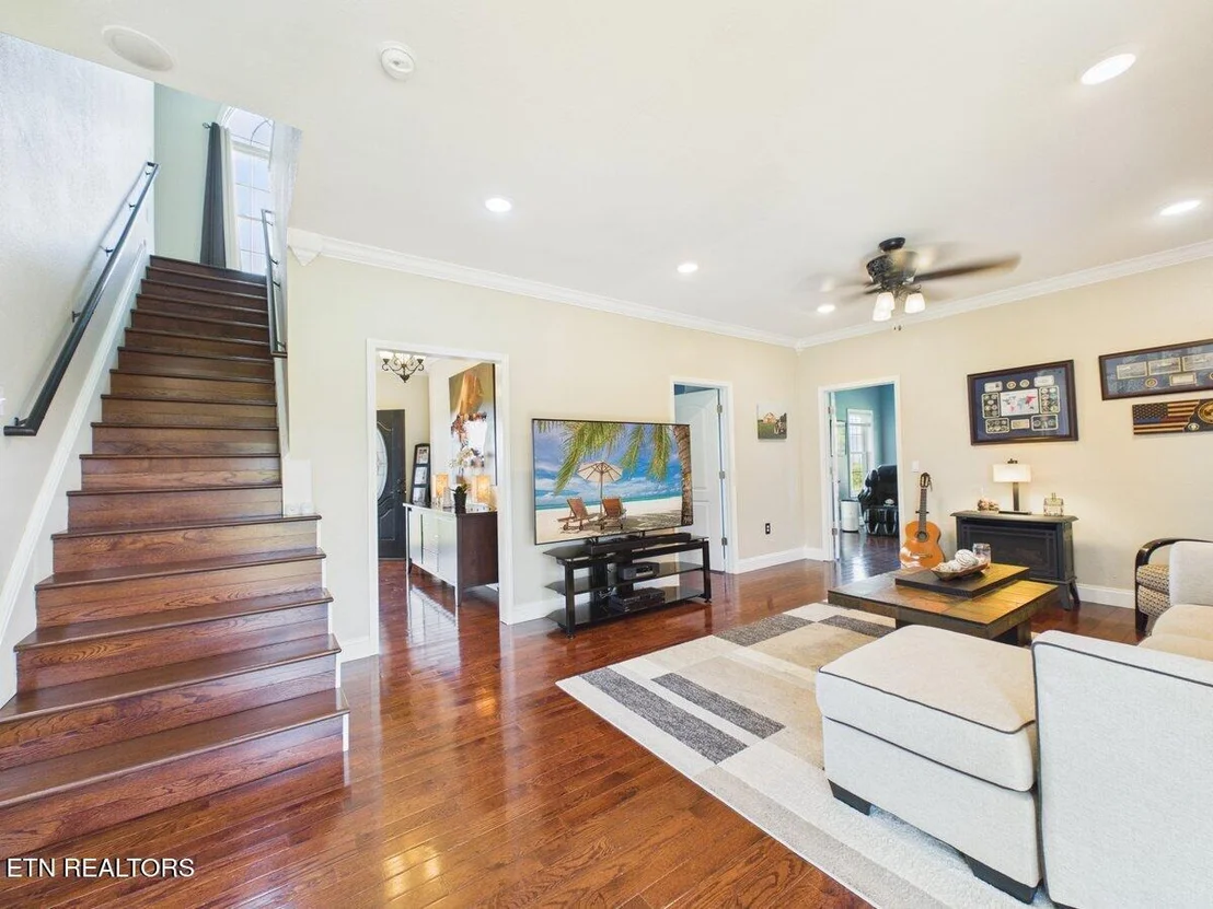 Photo of 317 Oak Grove Rd