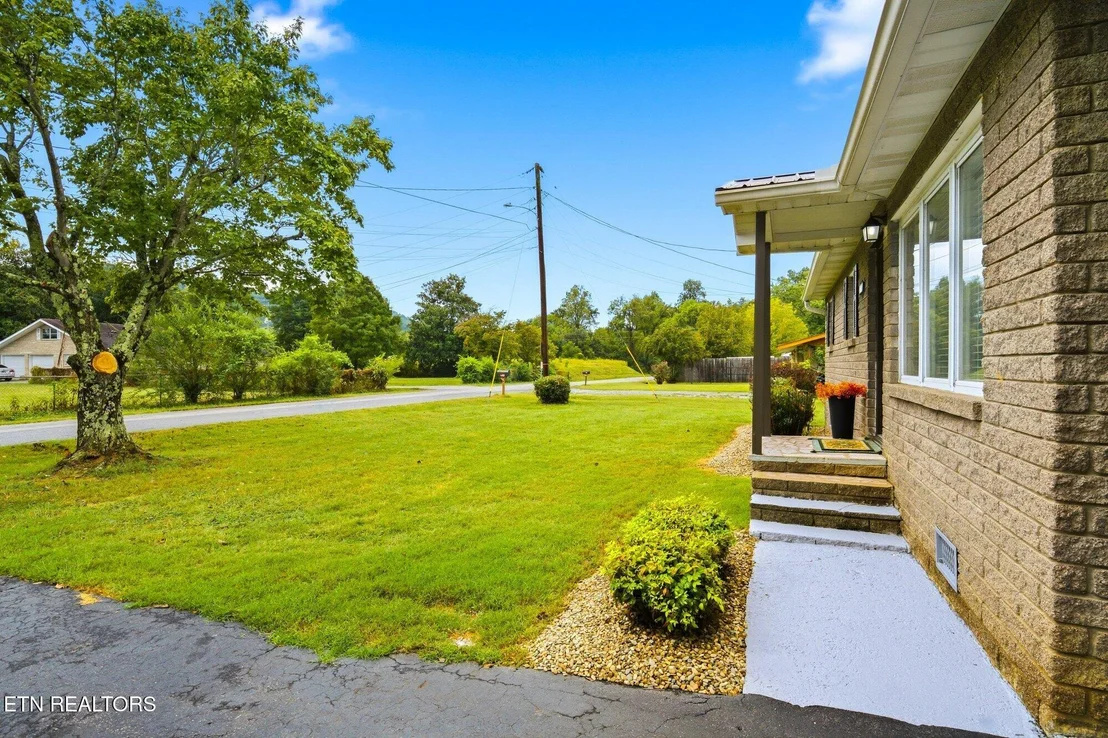 Photo of 912 Bud Lane