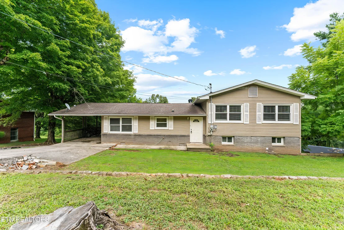 Photo of 561 Robinson Drive