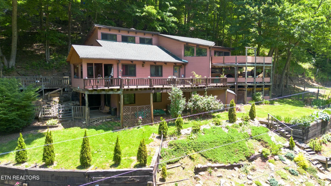 Photo of 800 Tumbling Creek Rd