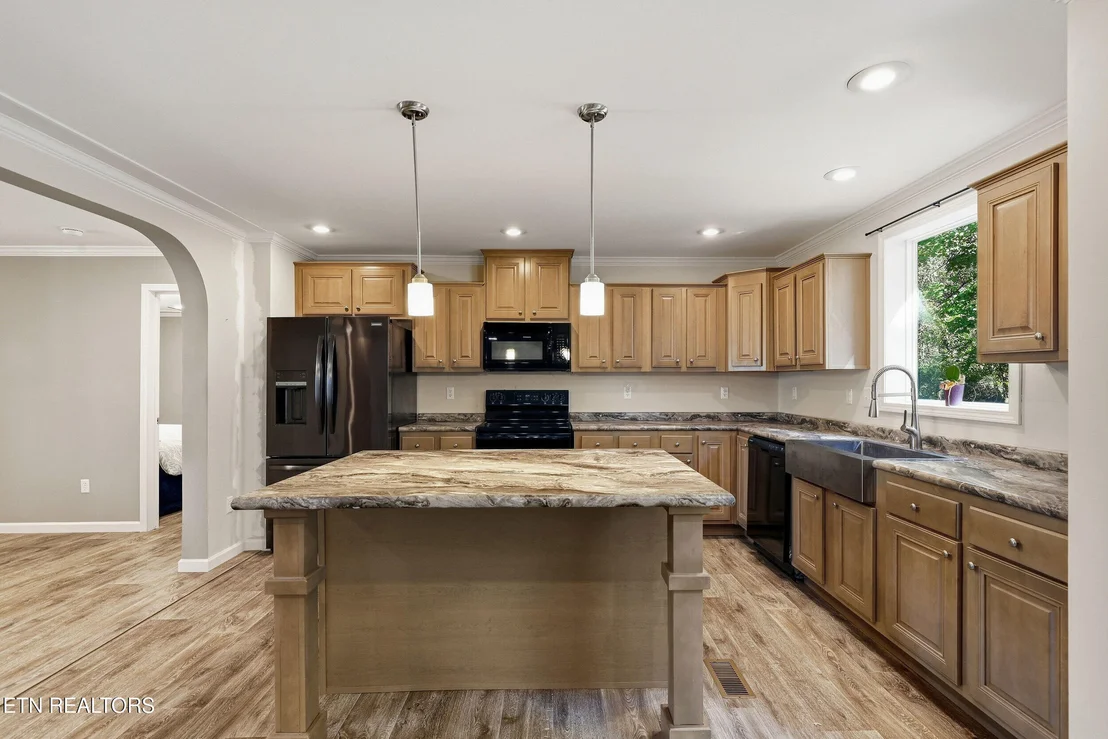 Photo of 938 Mountain View St