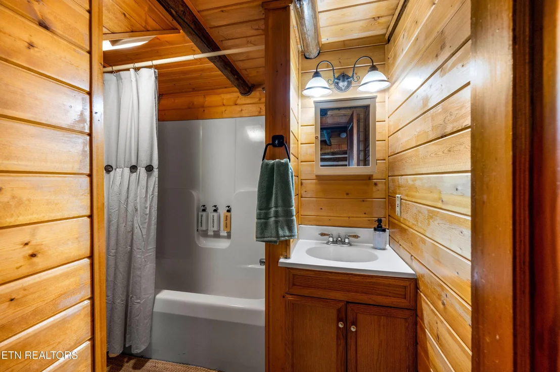 Photo of 2338 Jims Way