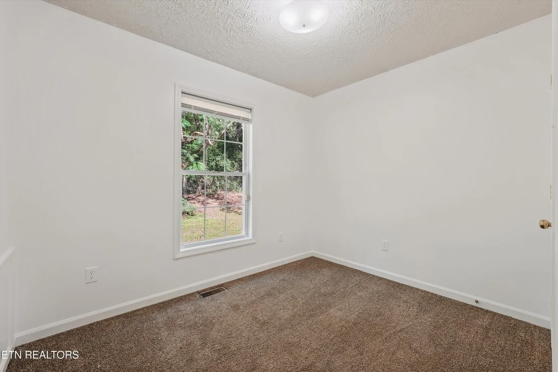 Photo of 1392 James Ferry Rd