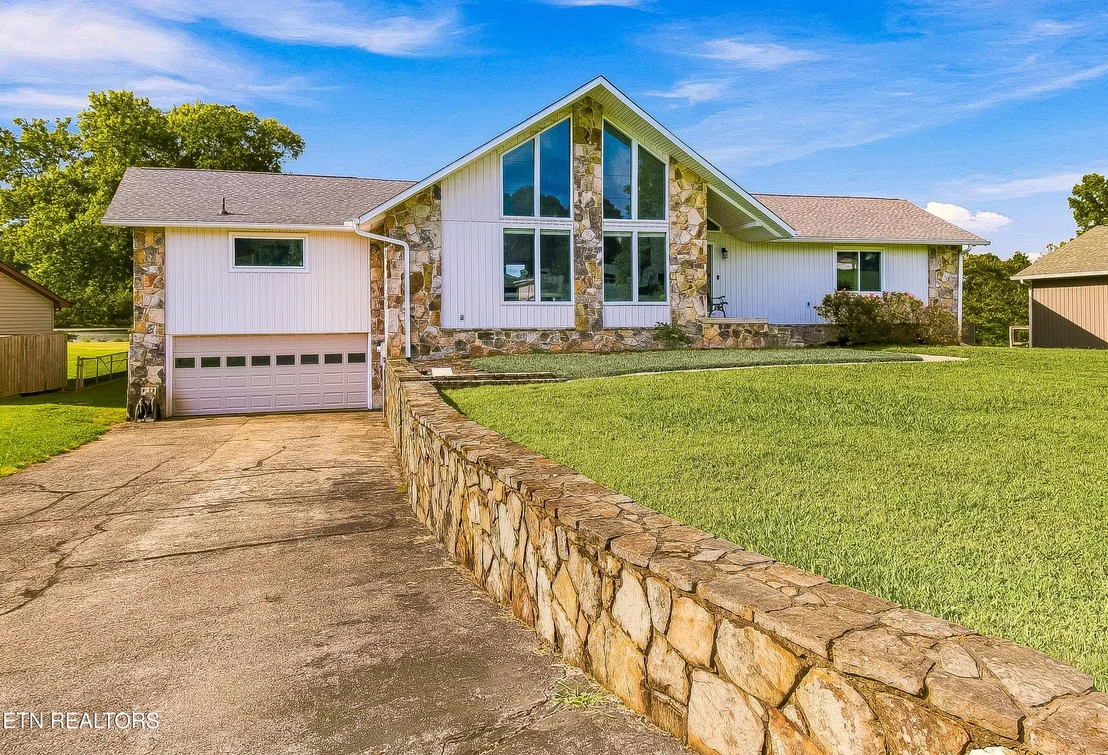 Photo of 382 Edgelake Drive