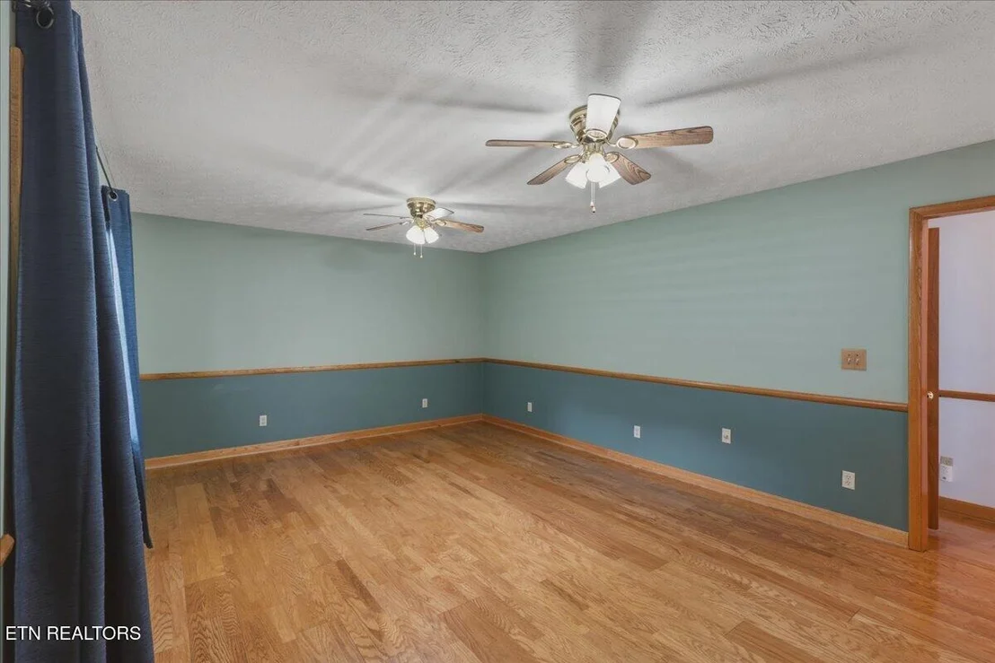 Photo of 142 Oak Drive