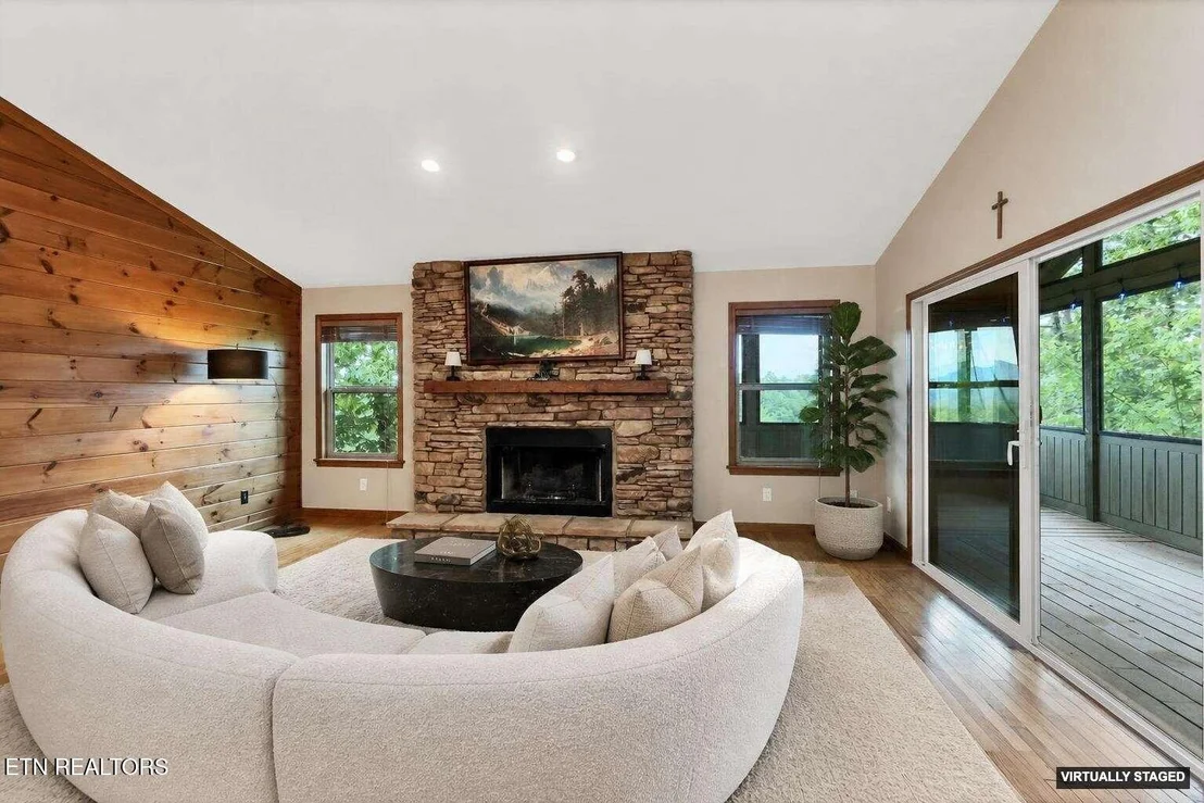 Photo of 620 Hawk View Drive
