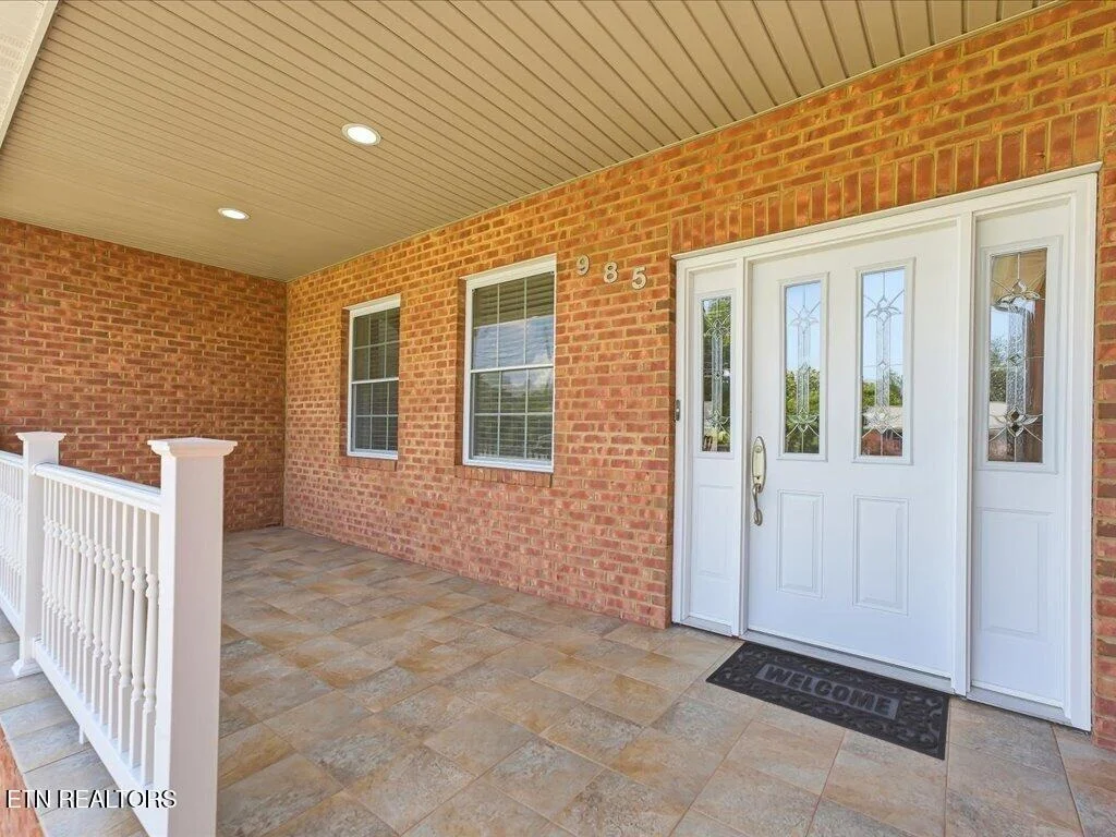 Photo of 985 Claudette Drive