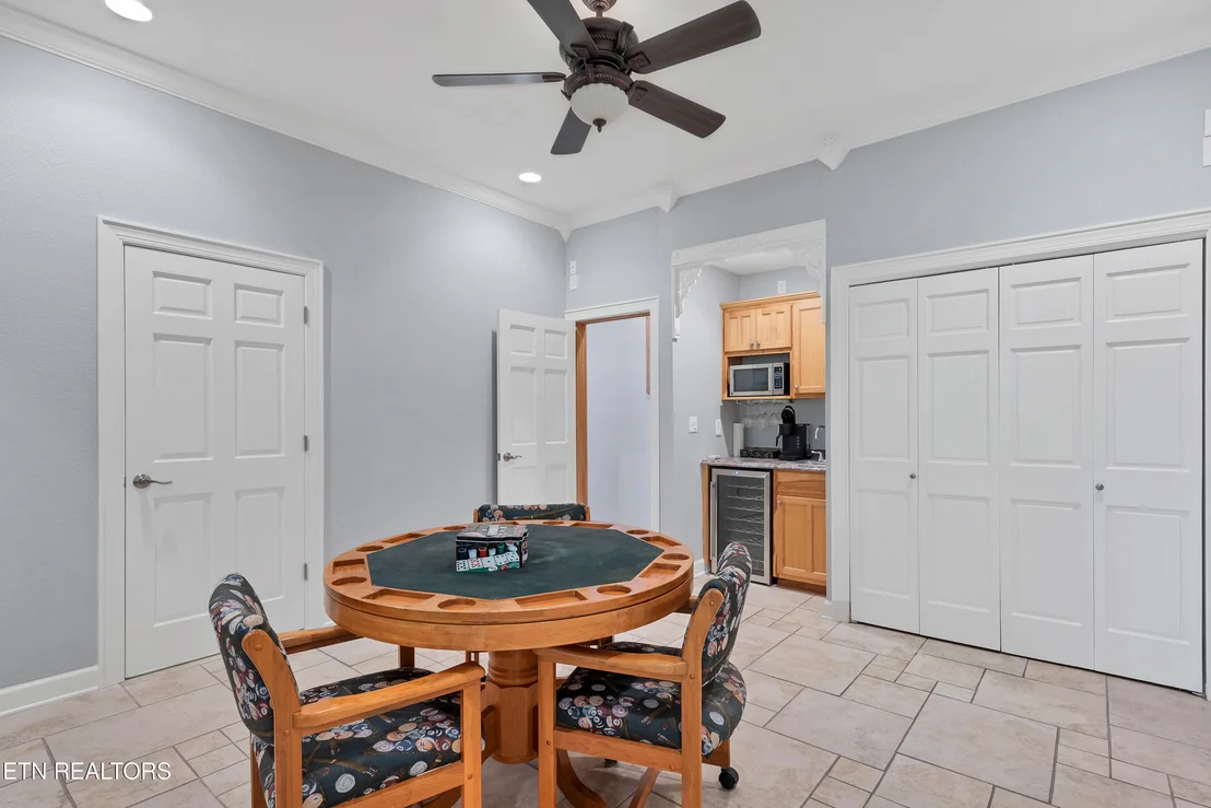 Photo of 374 Laurel Rd