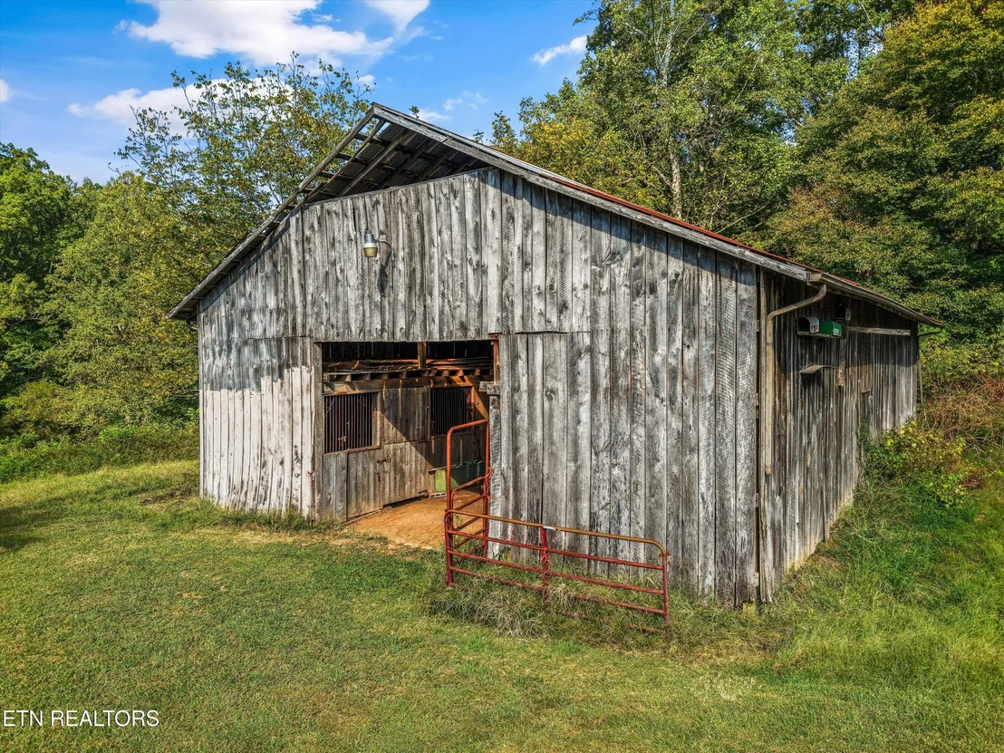 Photo of 2418 Tipton Loop Rd